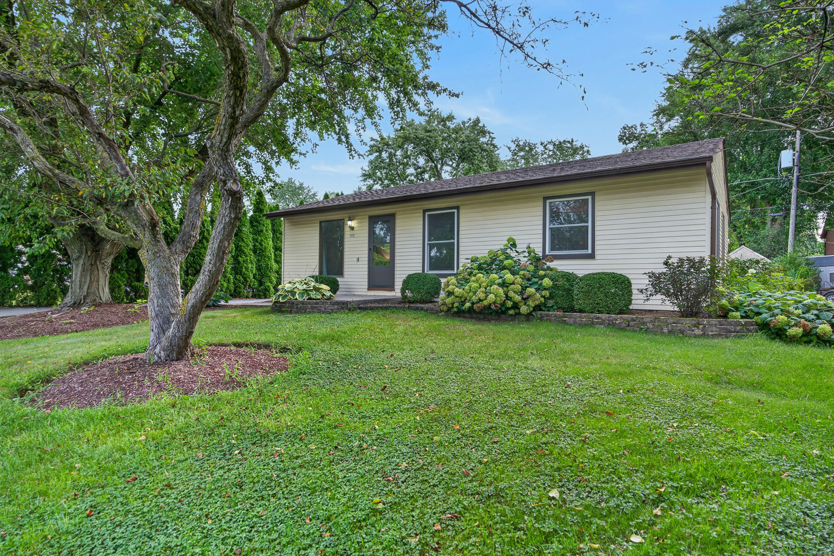 6712 Silver Lake Road Property Photo 1