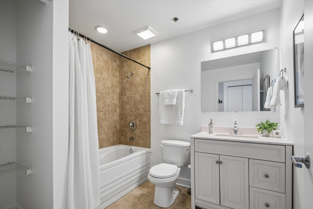 320 E 21st Street 807 Property Photo 16