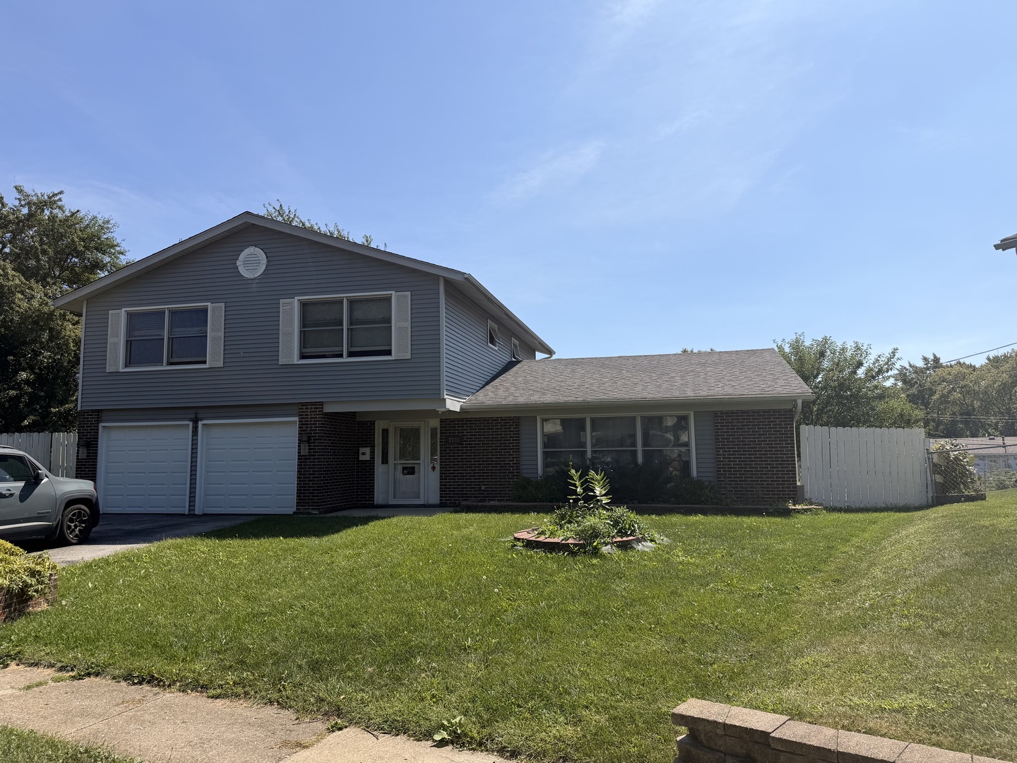 7791 Sherwood Circle Property Photo 3