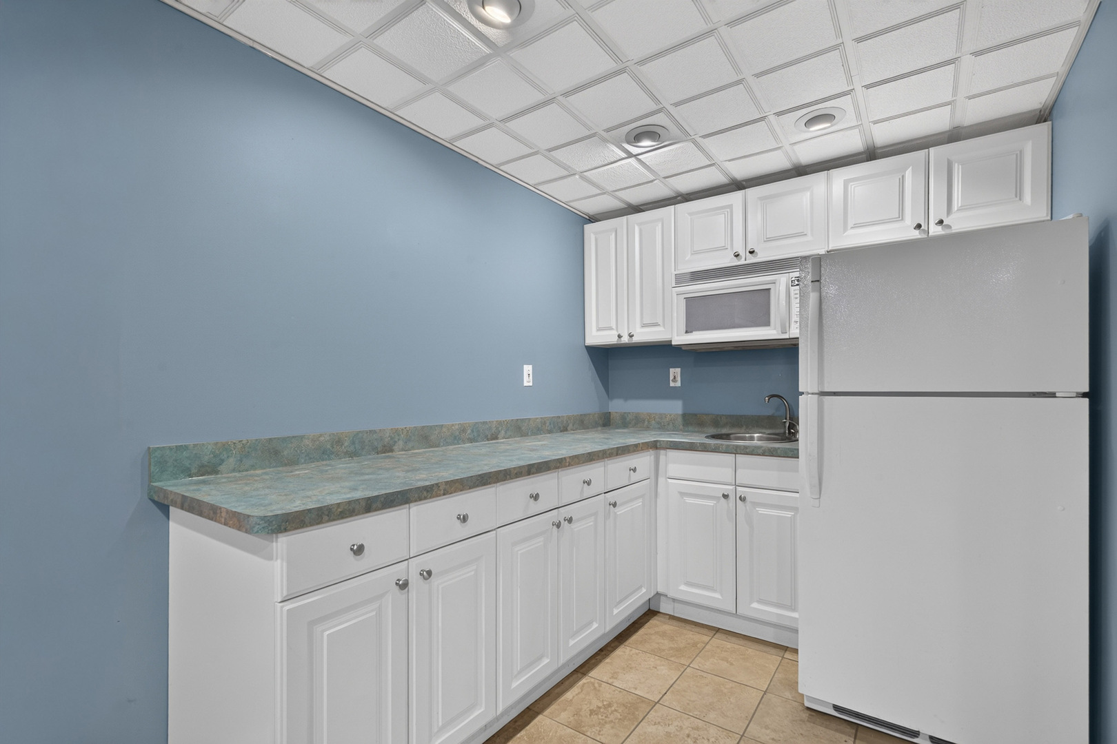 2570 N Jade Avenue Property Photo 25