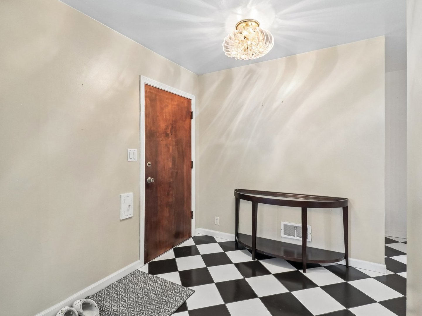 2952 George Street Property Photo 5
