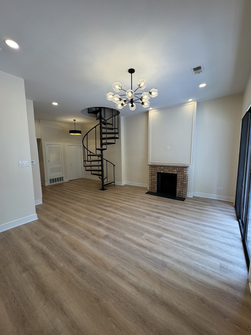 444 N State Street 2g Property Photo 7