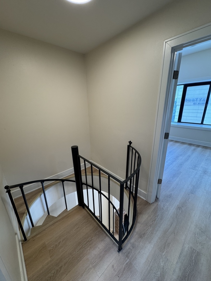 444 N State Street 2g Property Photo 11