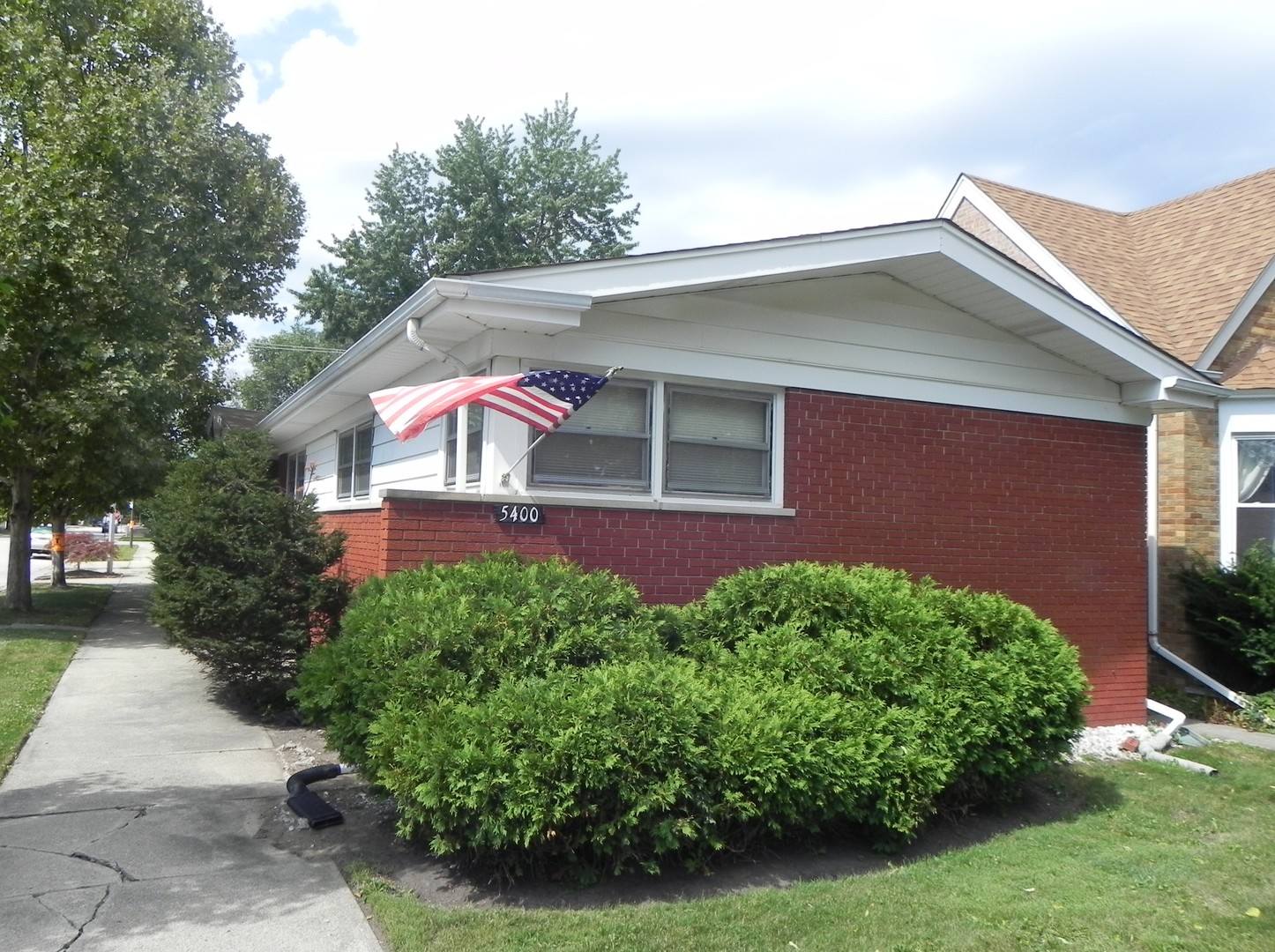 5400 N Mulligan Avenue Property Photo 1