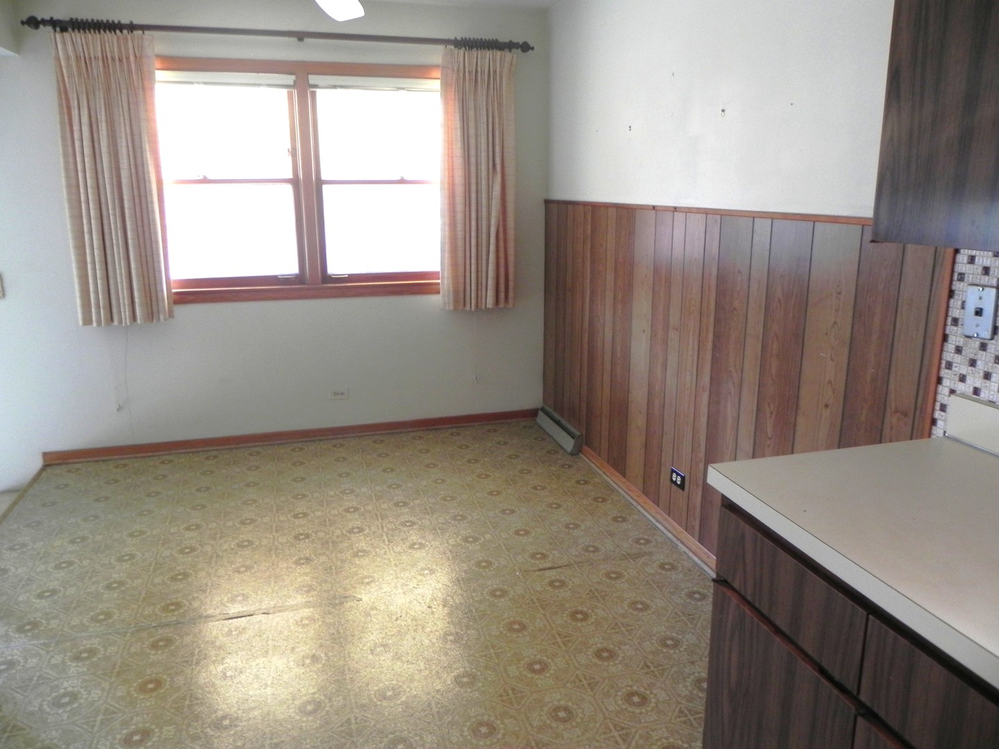 5400 N Mulligan Avenue Property Photo 6