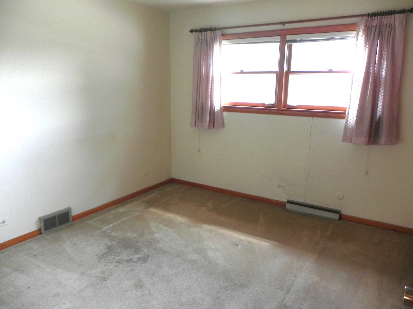 5400 N Mulligan Avenue Property Photo 9