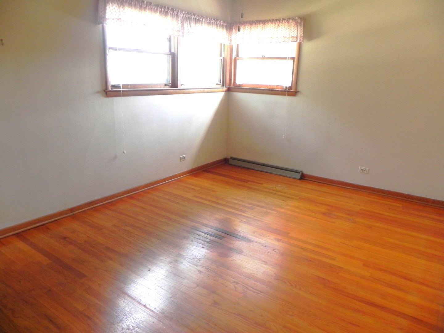 5400 N Mulligan Avenue Property Photo 12