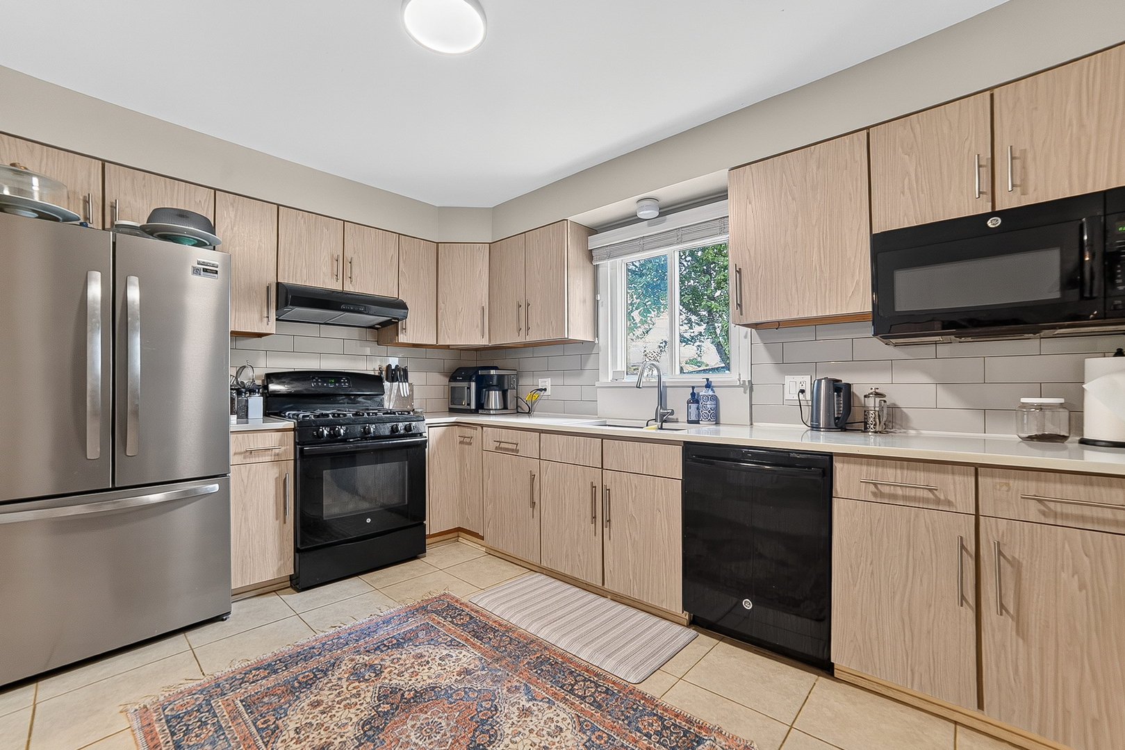 4615 Larch Avenue Property Photo 6