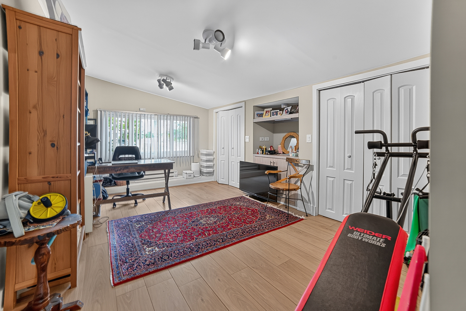 4615 Larch Avenue Property Photo 12
