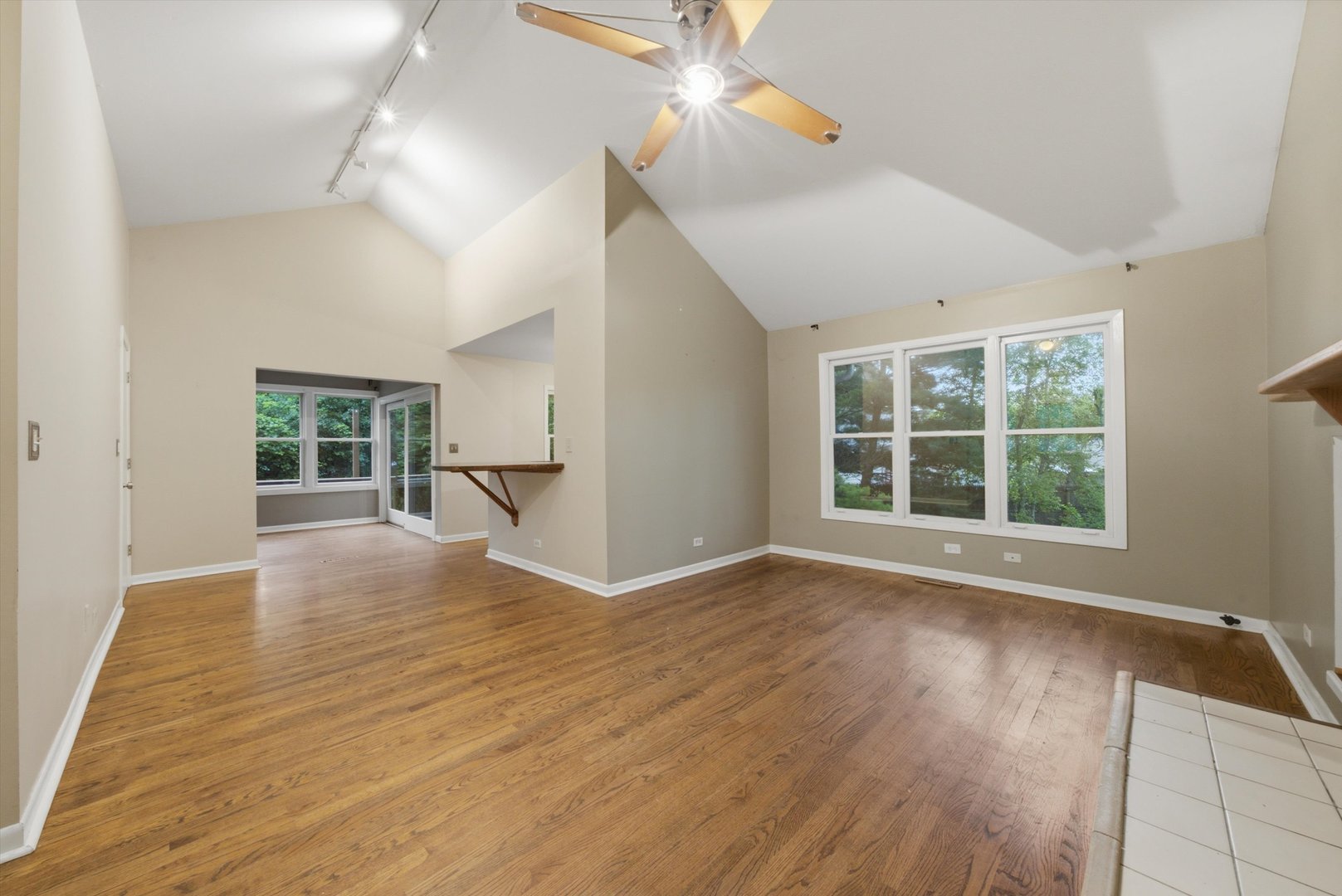 929 Alton Court Property Photo 8