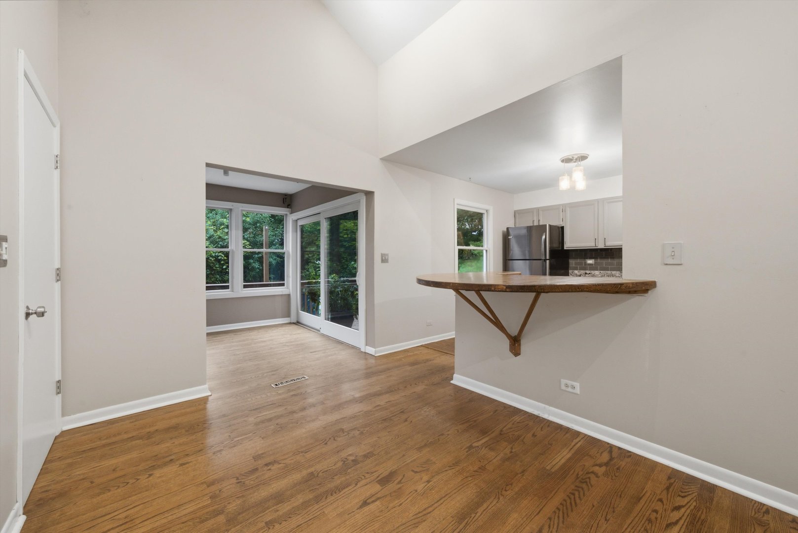 929 Alton Court Property Photo 12