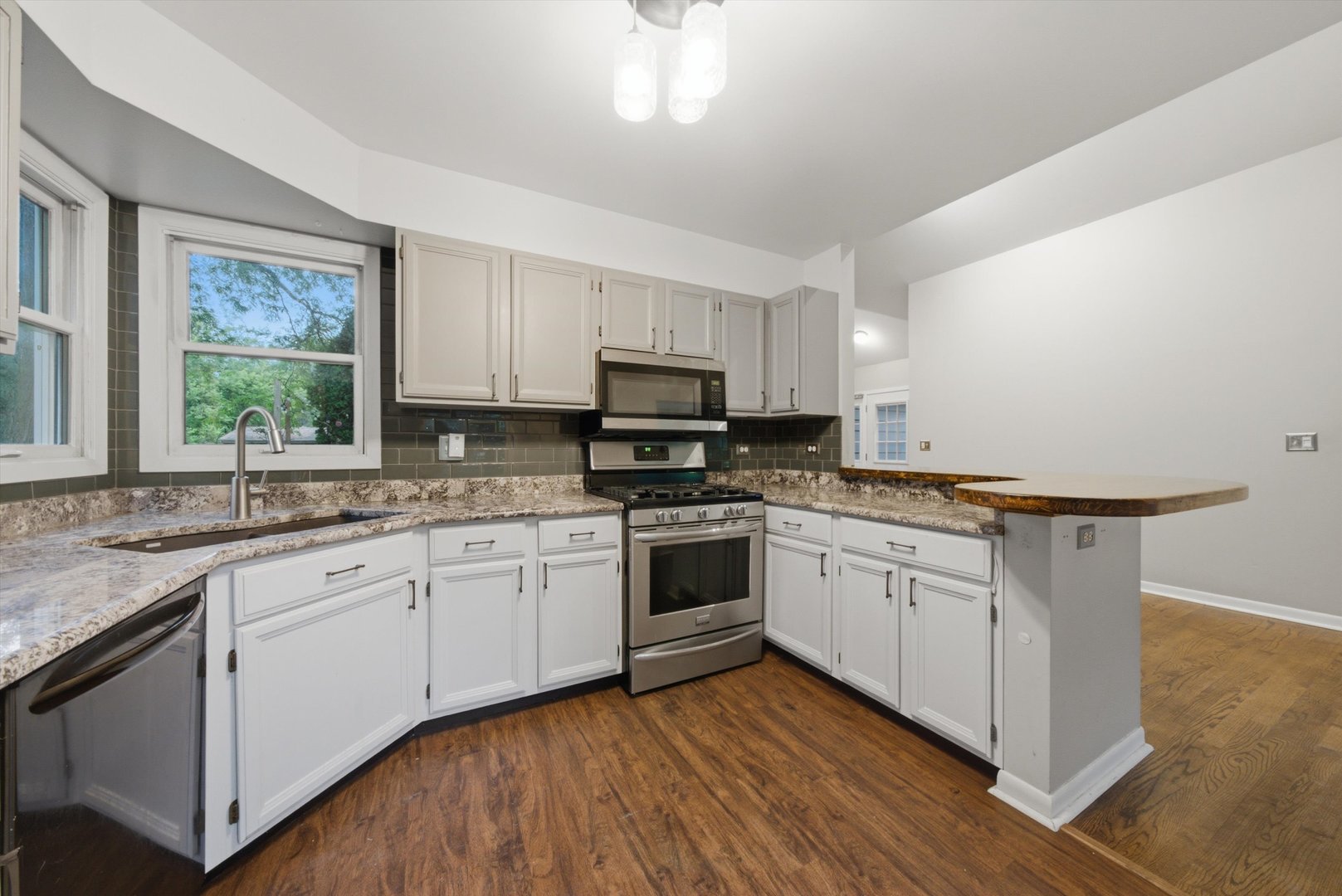 929 Alton Court Property Photo 14