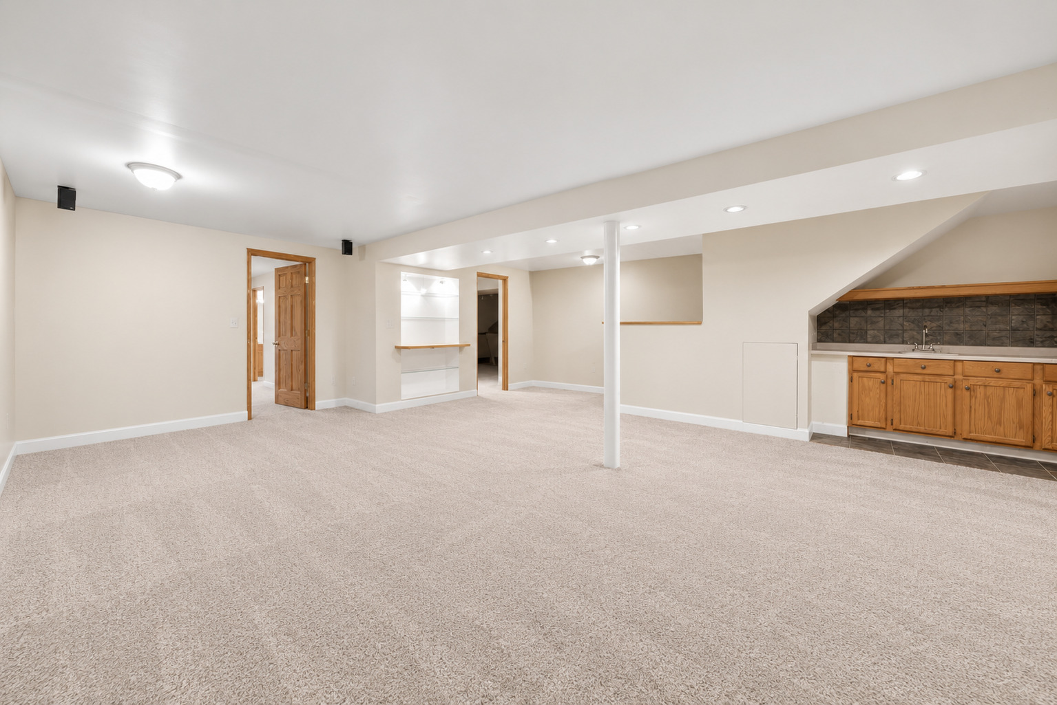 929 Alton Court Property Photo 23