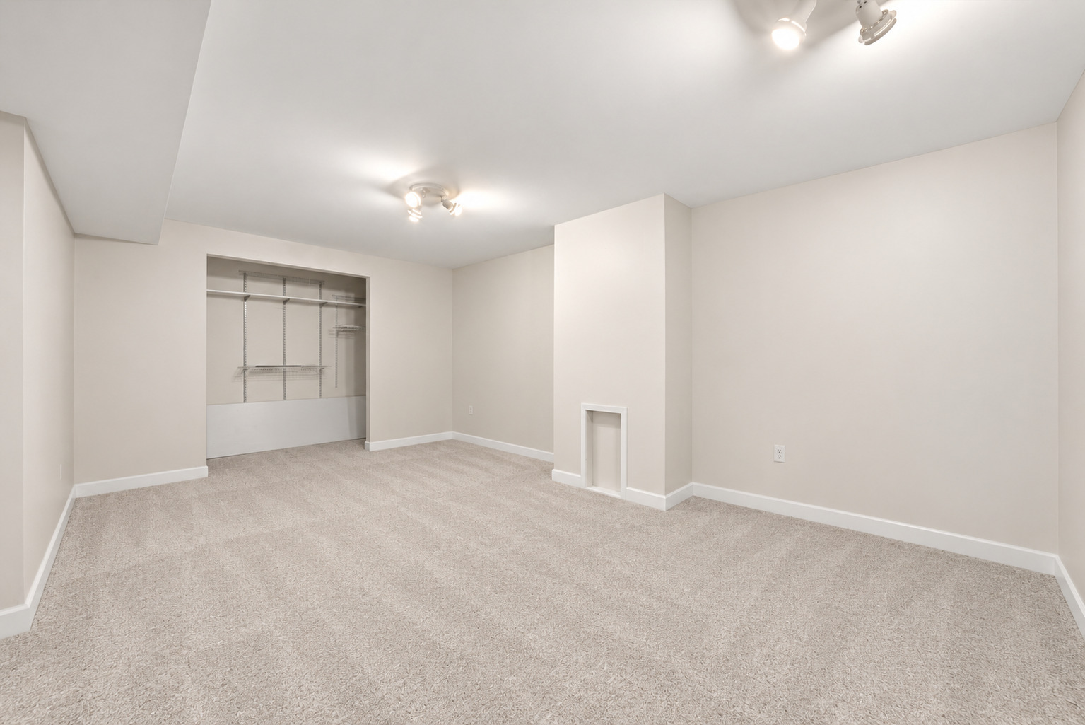 929 Alton Court Property Photo 24