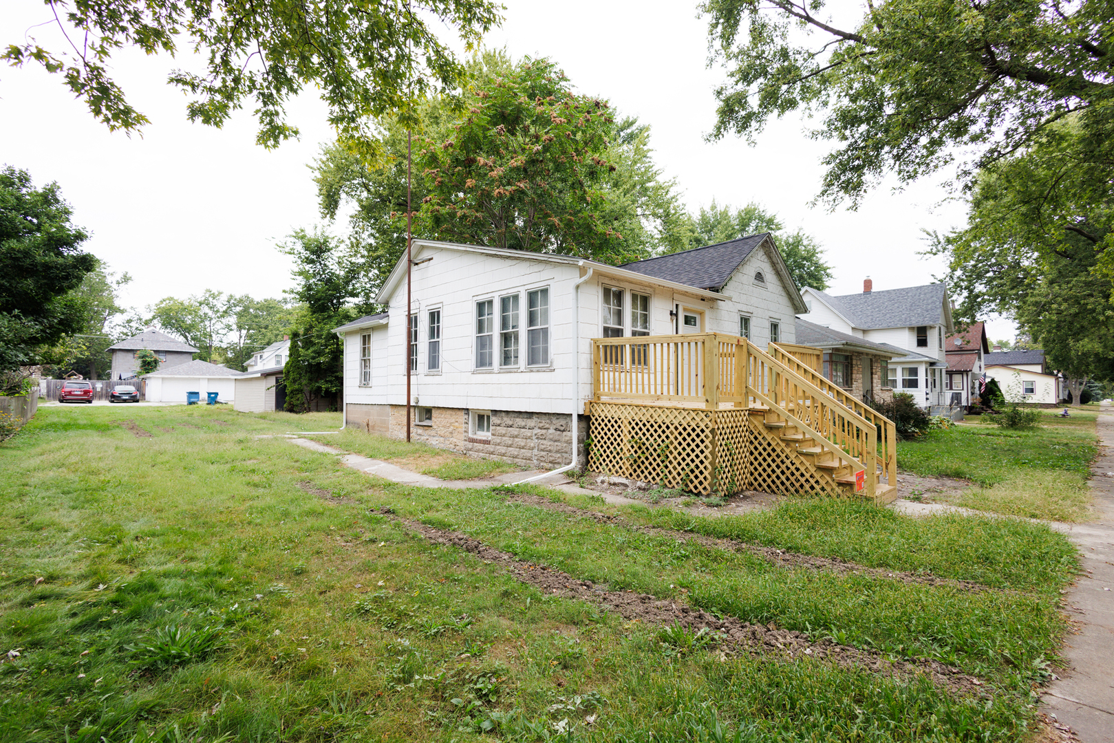 1065 S 4th Avenue Property Photo 4
