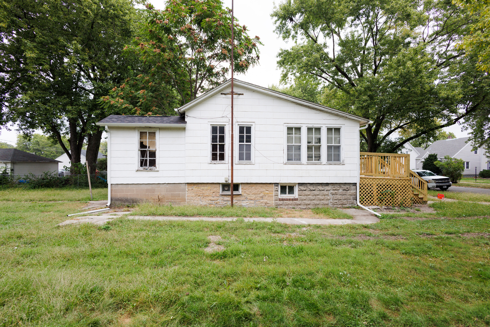 1065 S 4th Avenue Property Photo 5