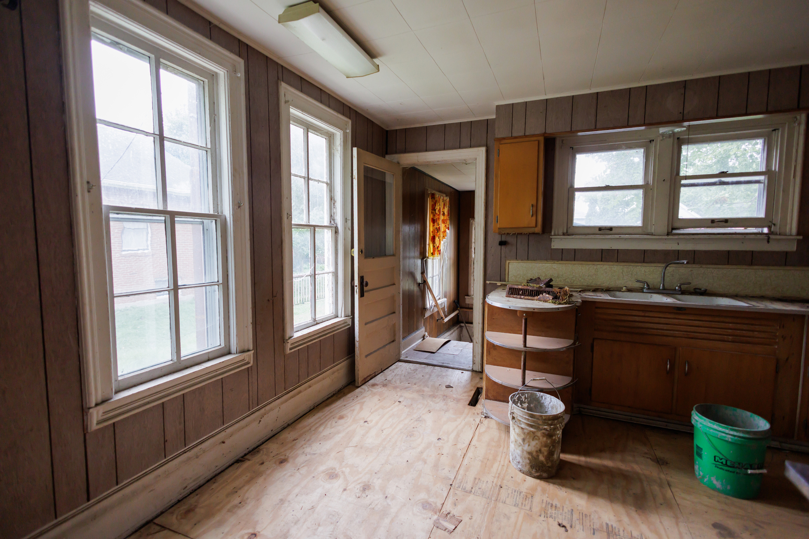 1065 S 4th Avenue Property Photo 7