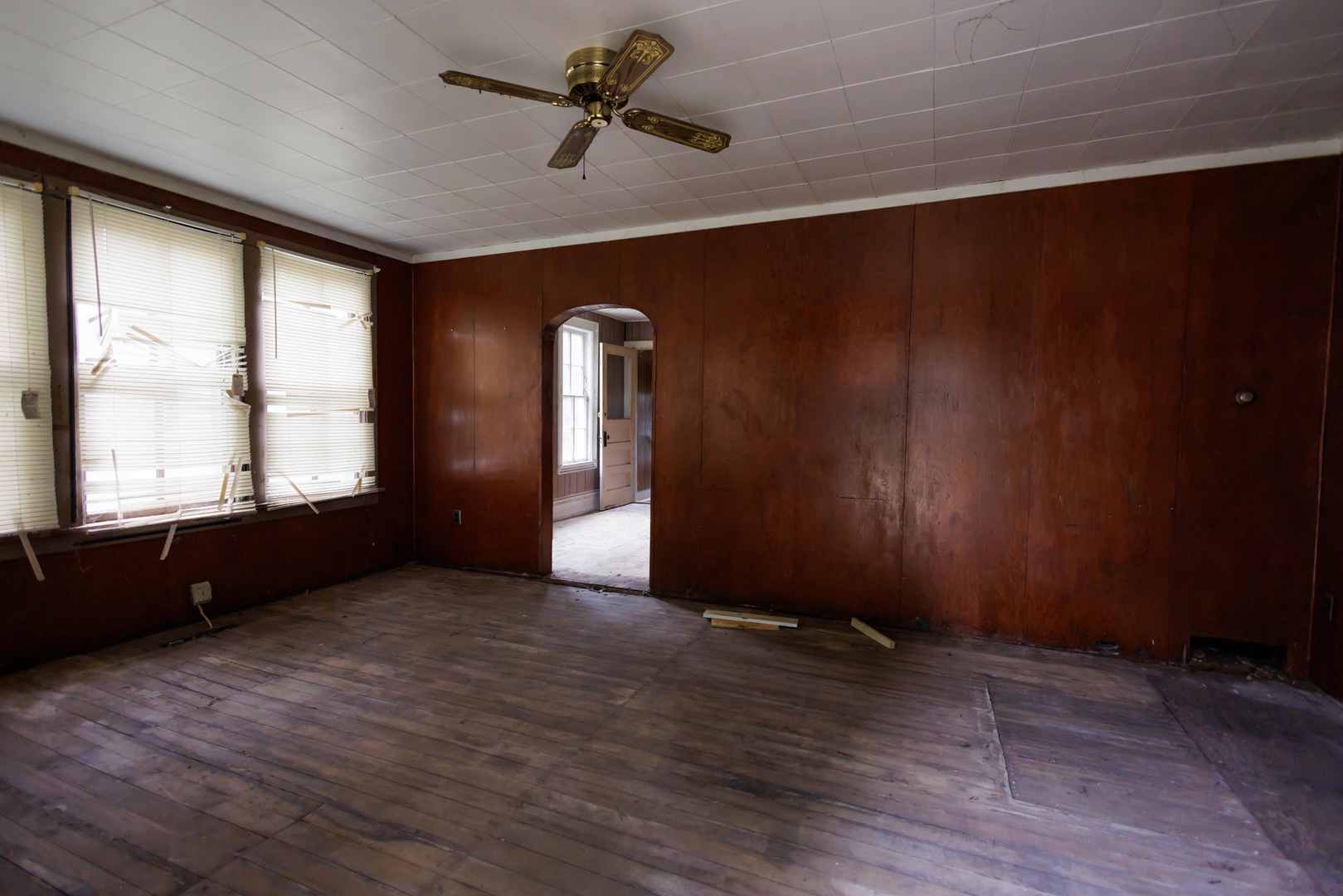 1065 S 4th Avenue Property Photo 9