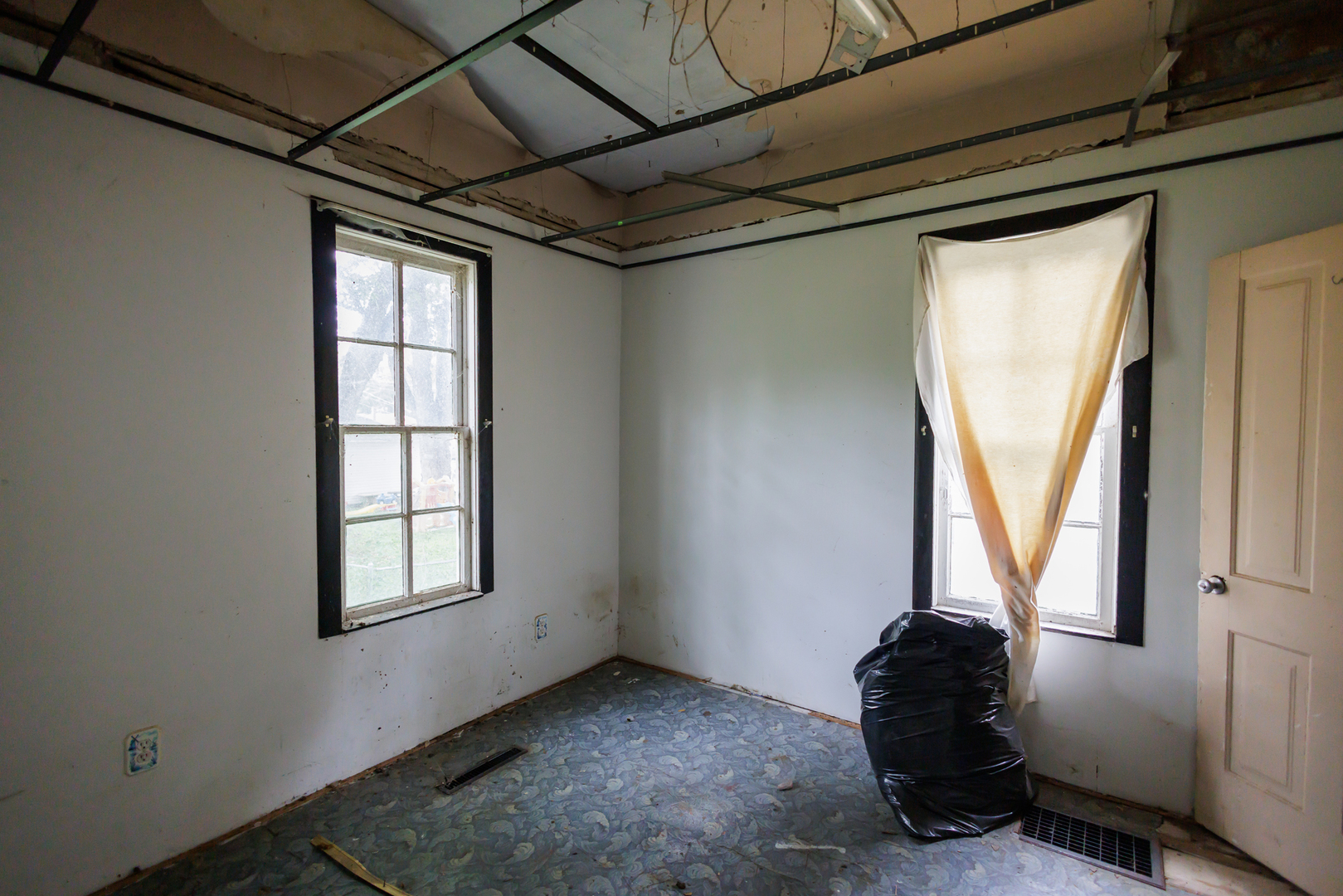 1065 S 4th Avenue Property Photo 18