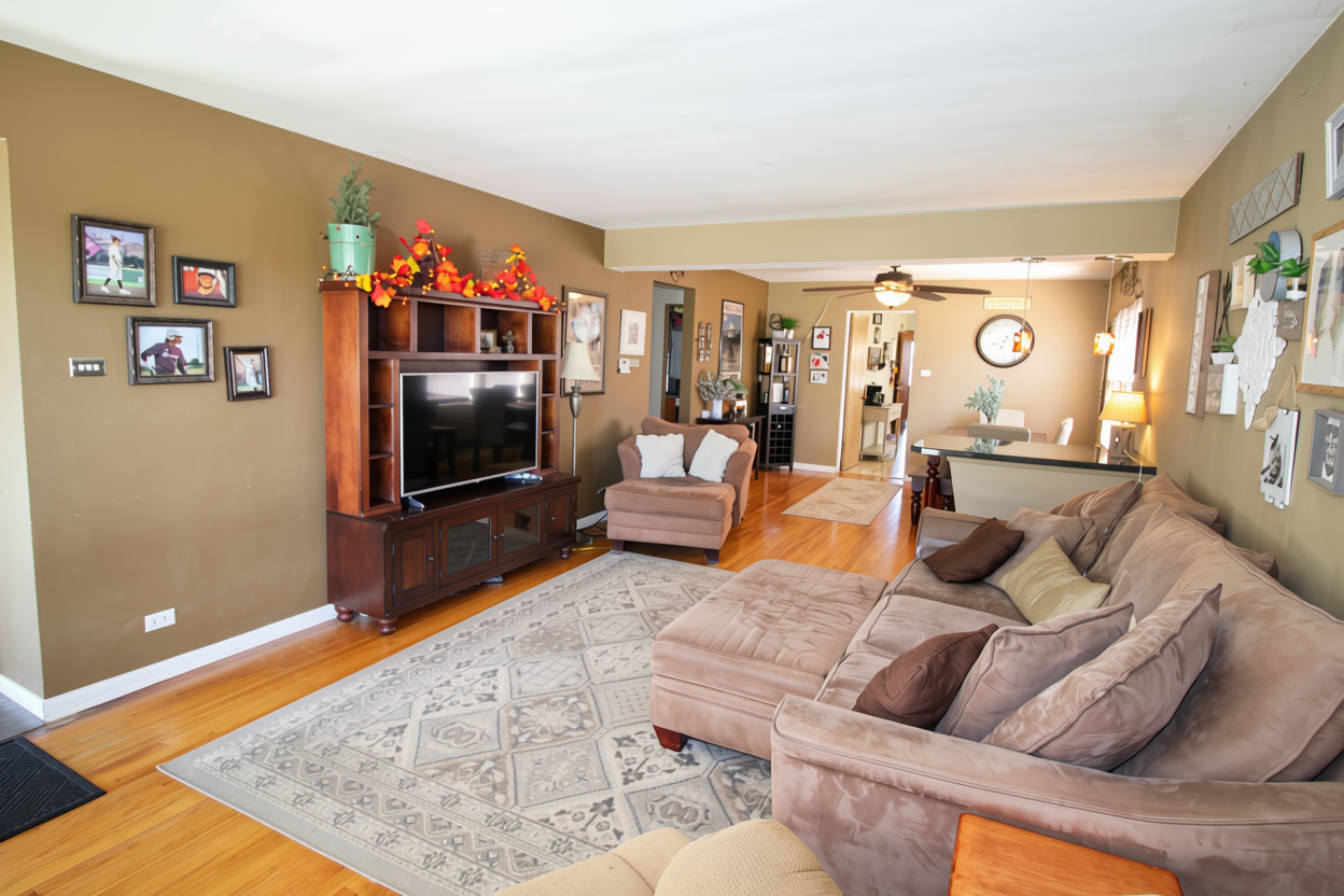 9341 Menard Avenue Property Photo 4