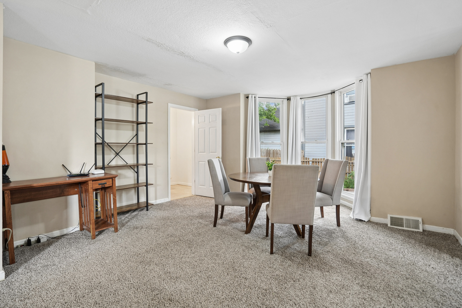 624 W 16th Street Property Photo 8
