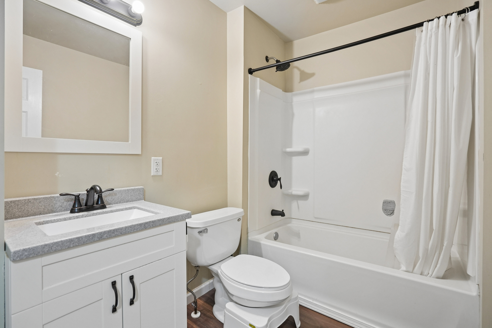 624 W 16th Street Property Photo 21
