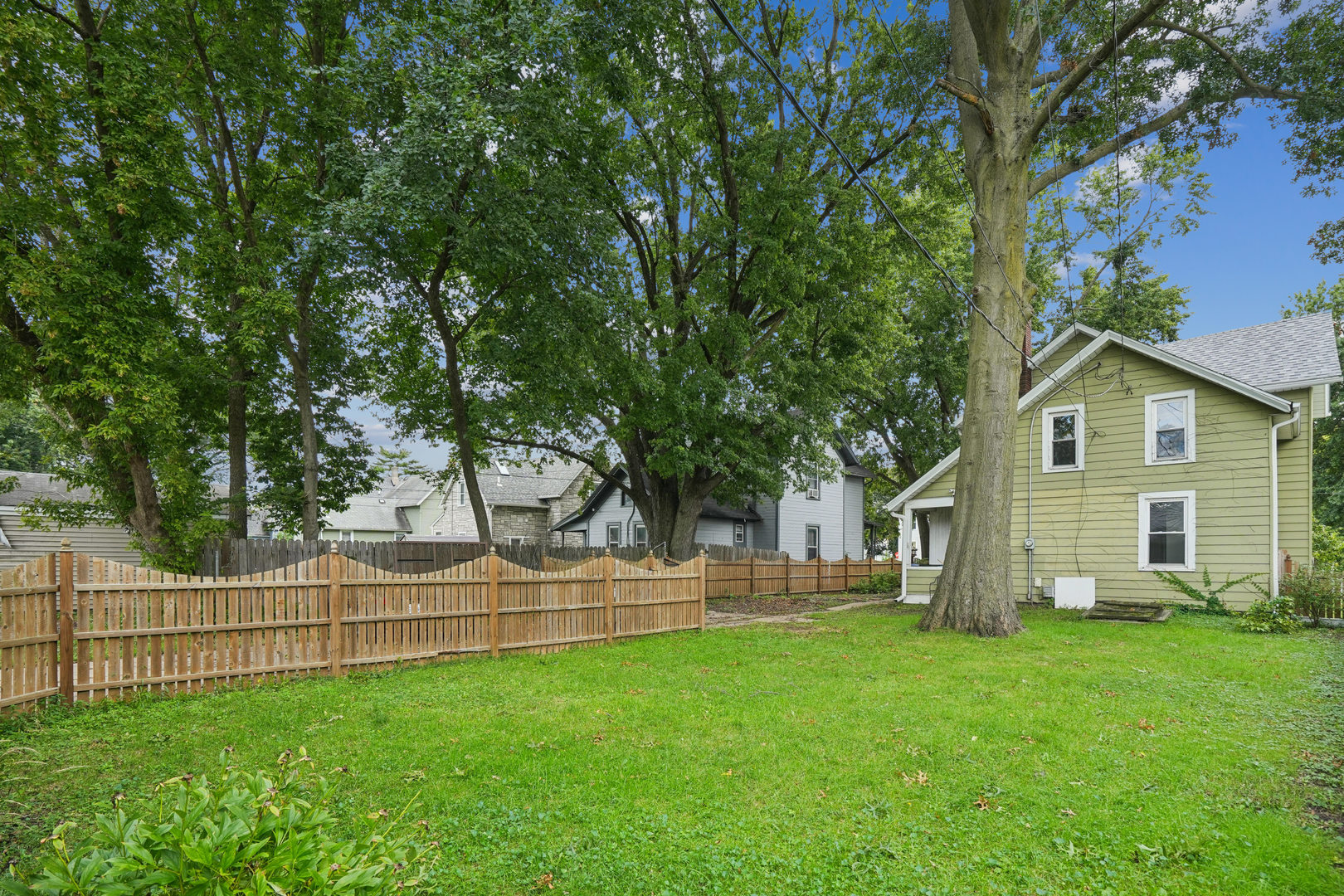 624 W 16th Street Property Photo 25