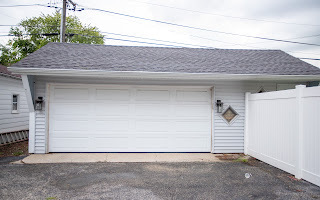 4846 N Clifton Avenue Property Photo 3