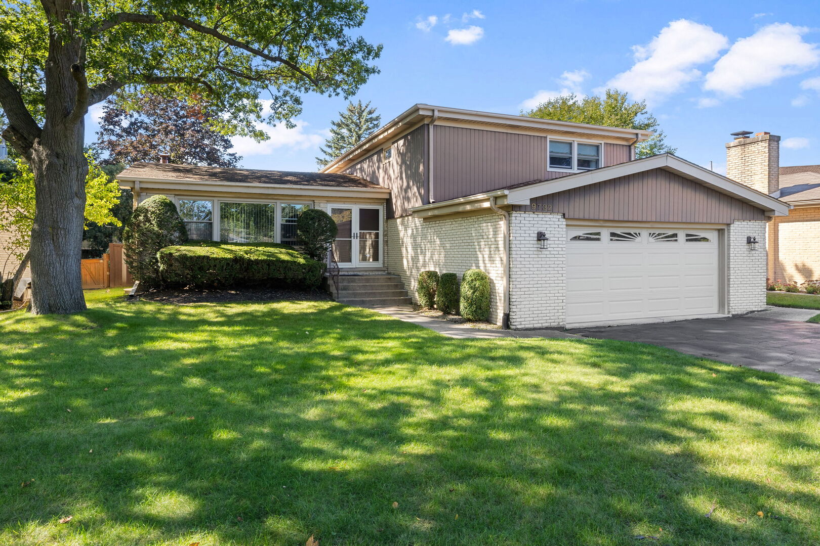 9732 Kildare Avenue Property Photo 1