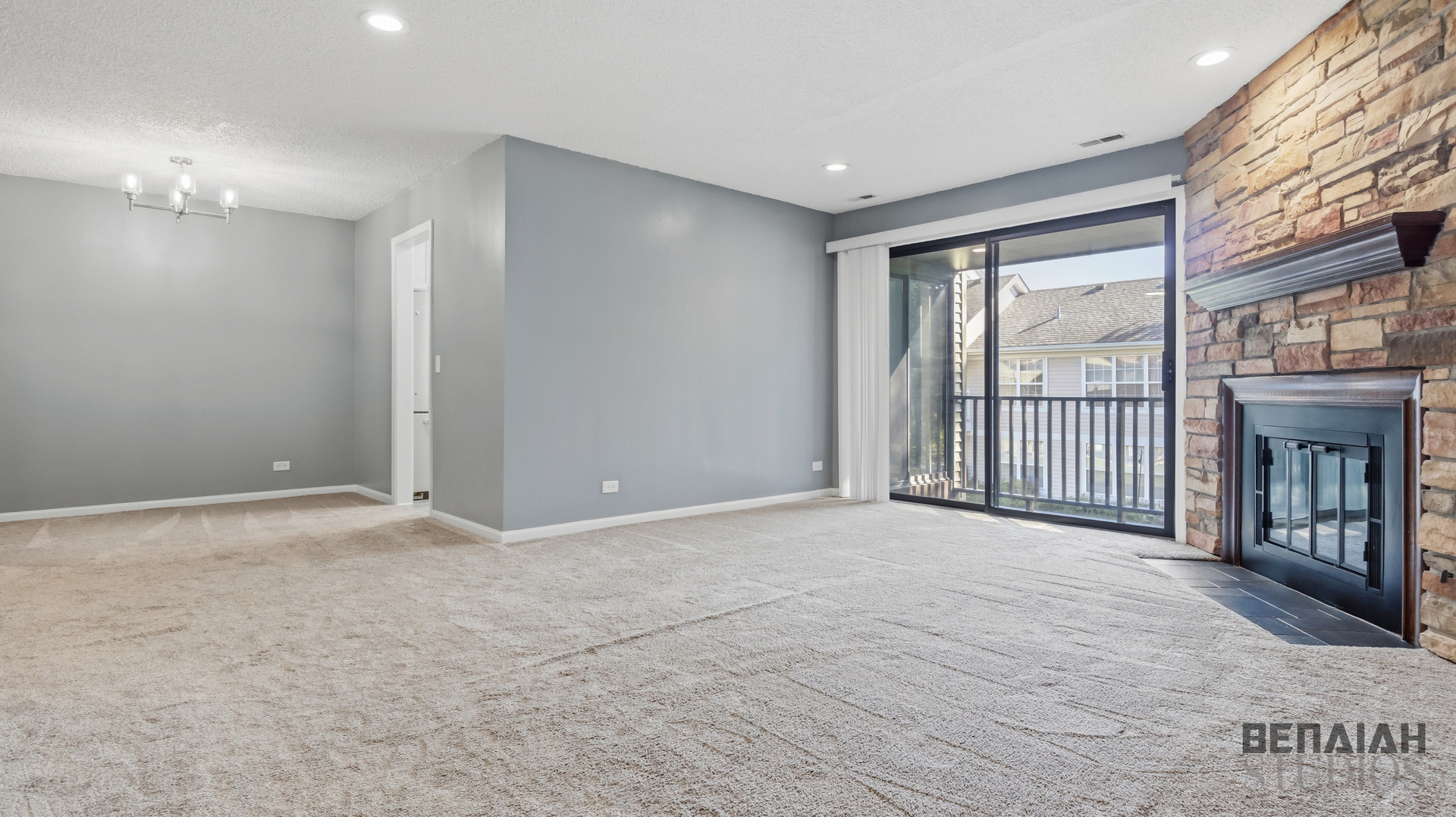5s541 Paxton Drive G Property Photo 3