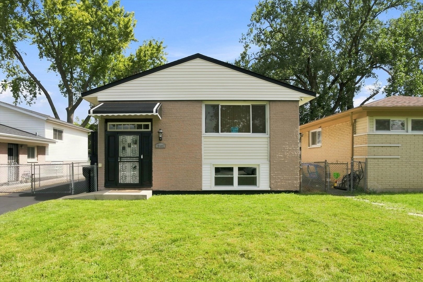 16601 Honore Avenue Property Photo 2