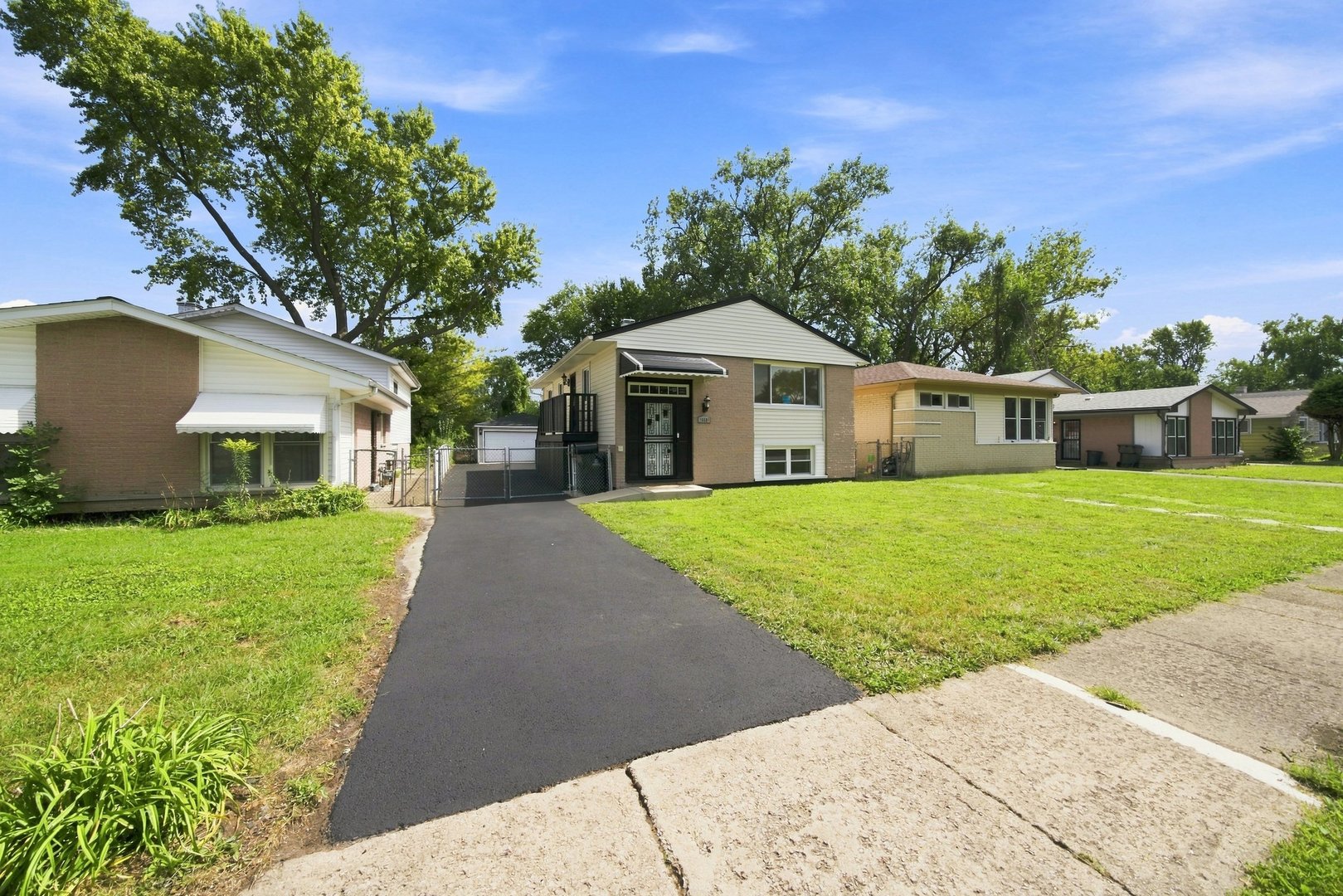 16601 Honore Avenue Property Photo 4