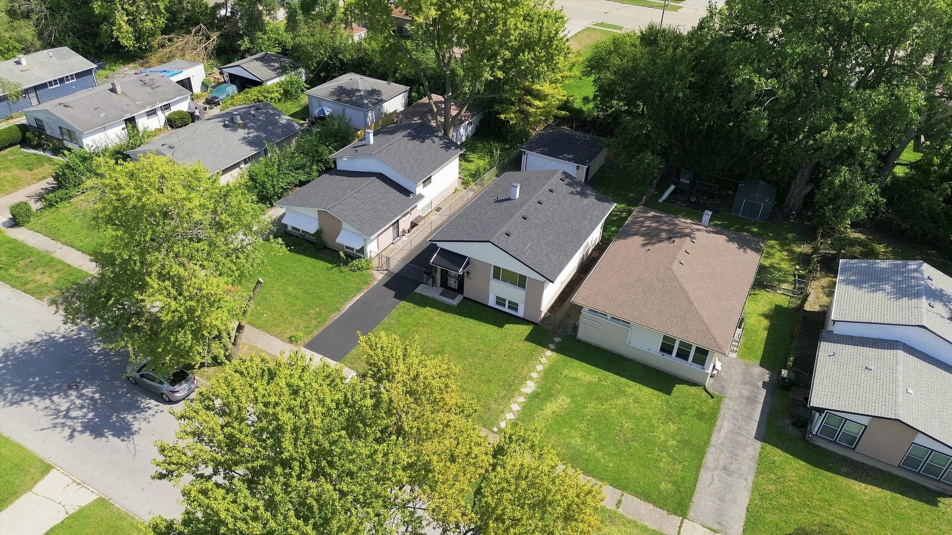 16601 Honore Avenue Property Photo 33