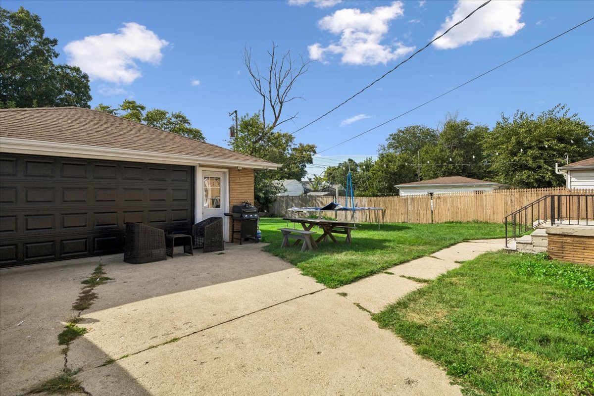 1305 N Prairie Avenue Property Photo 16