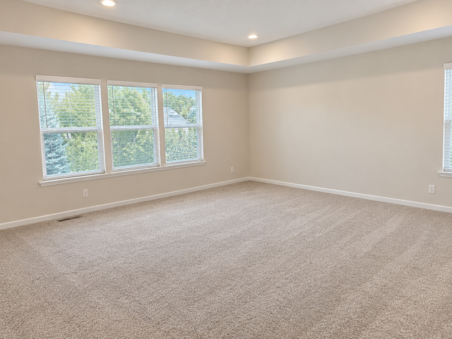 643 Seneca Street Property Photo 19