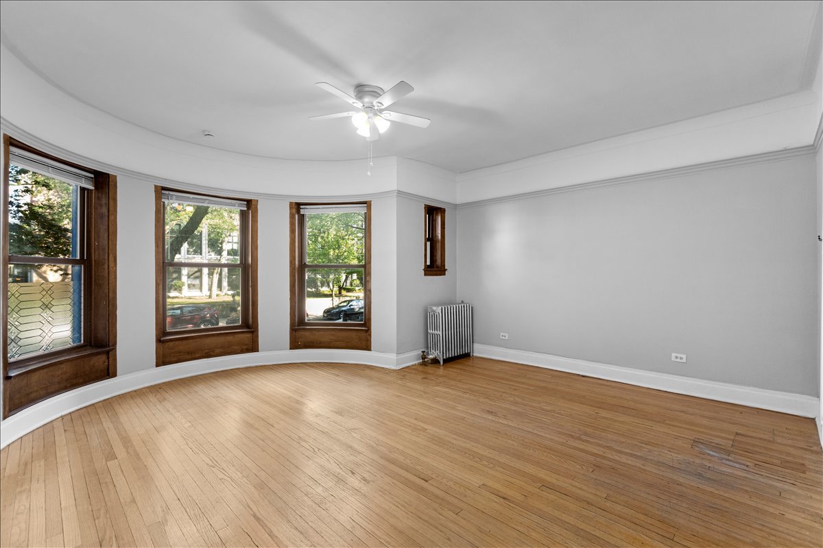 5018 S Blackstone Avenue 101 Property Photo 2