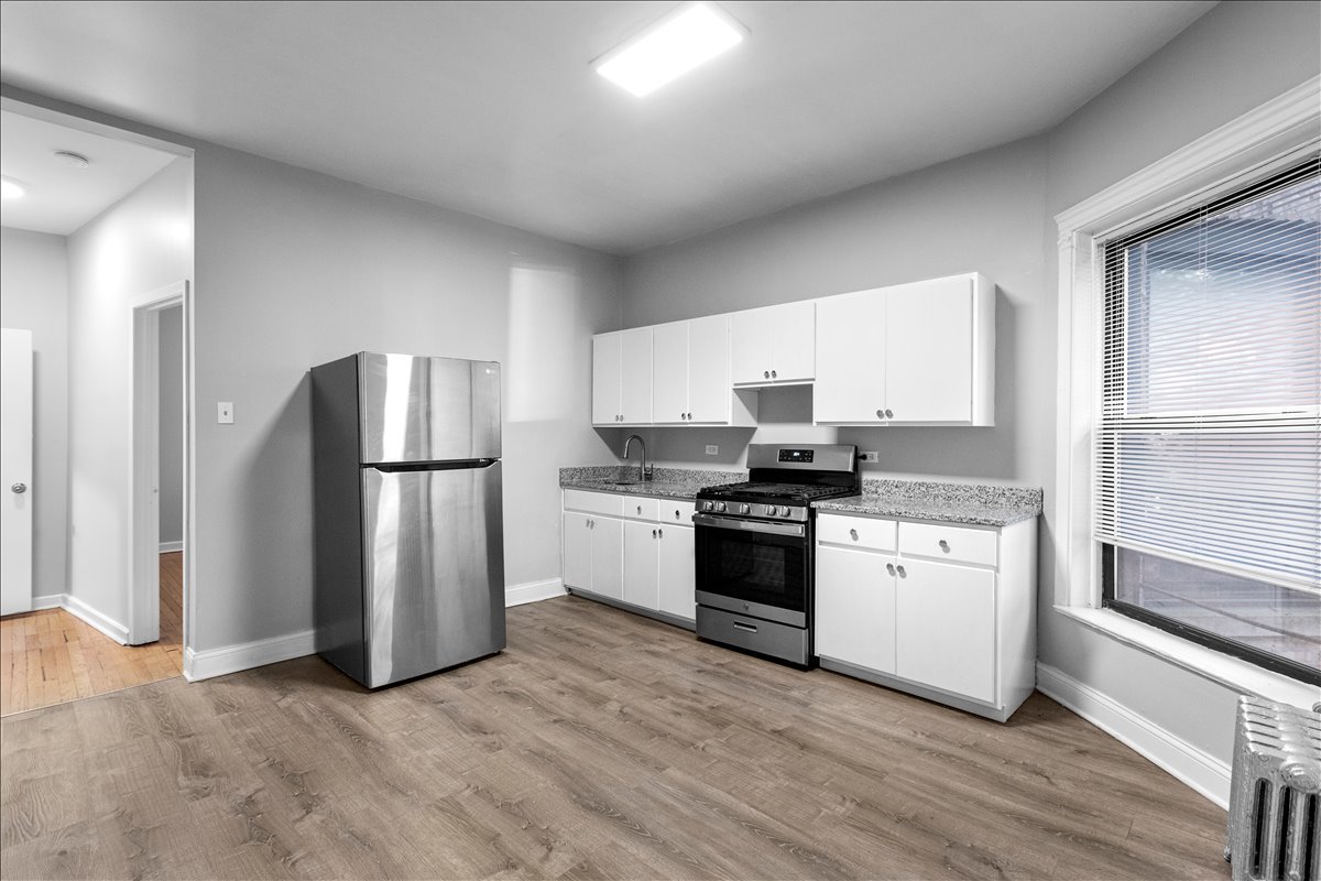 5018 S Blackstone Avenue 101 Property Photo 4