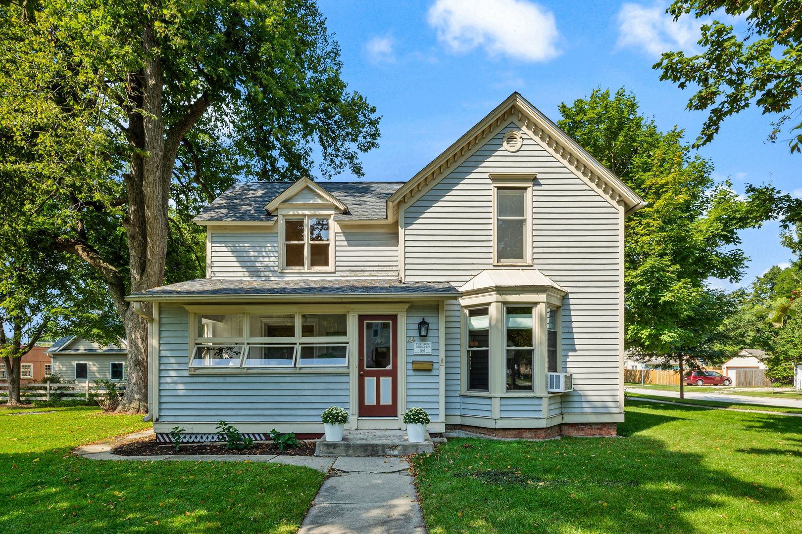 24 N Benton Street Property Photo 1