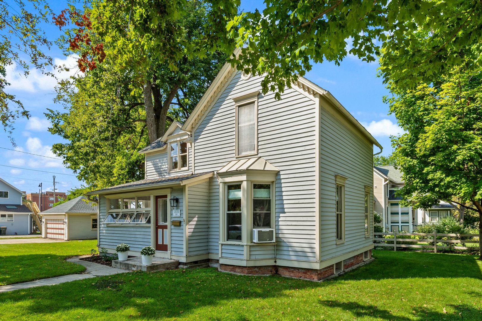 24 N Benton Street Property Photo 2