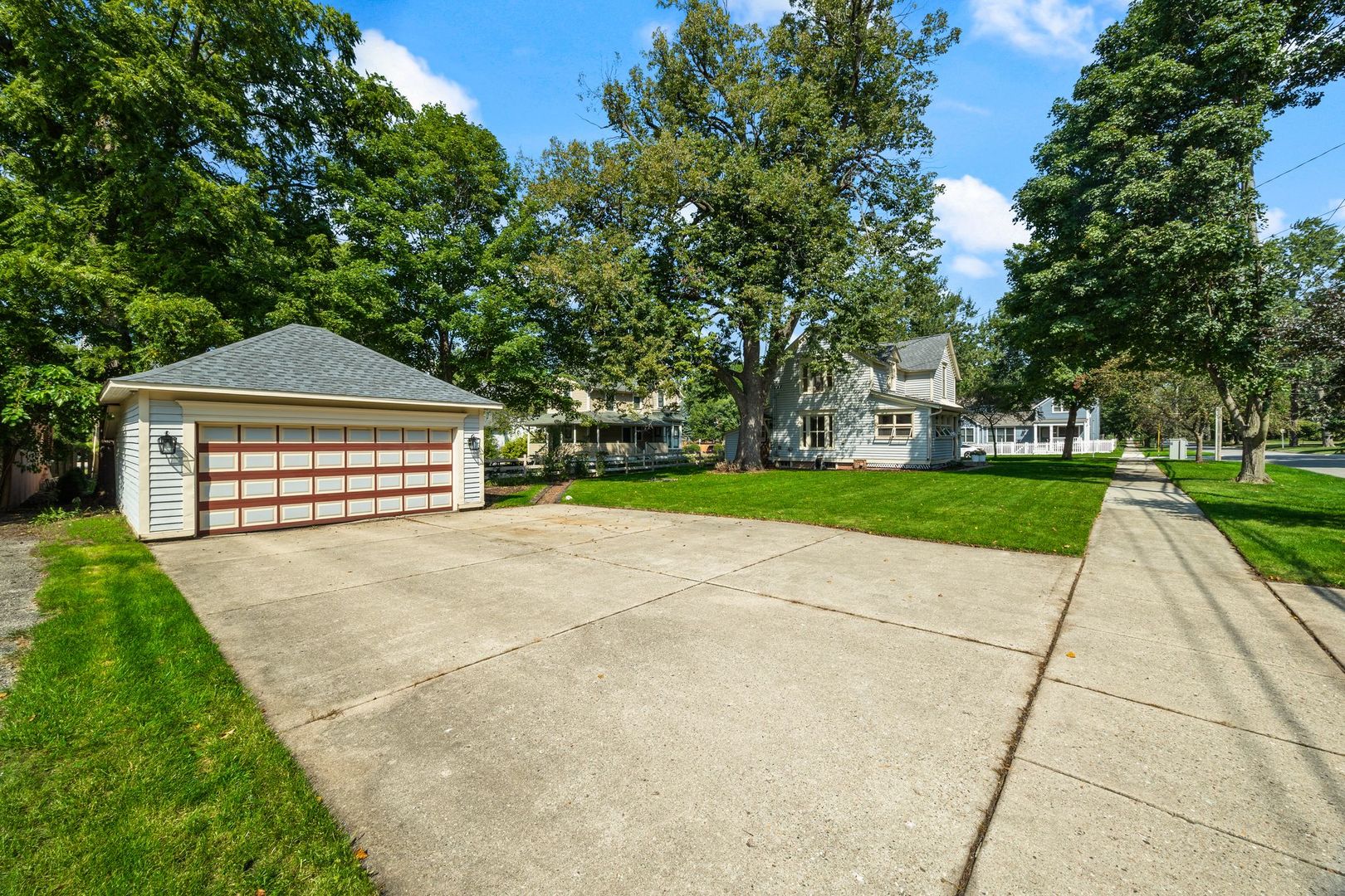24 N Benton Street Property Photo 29
