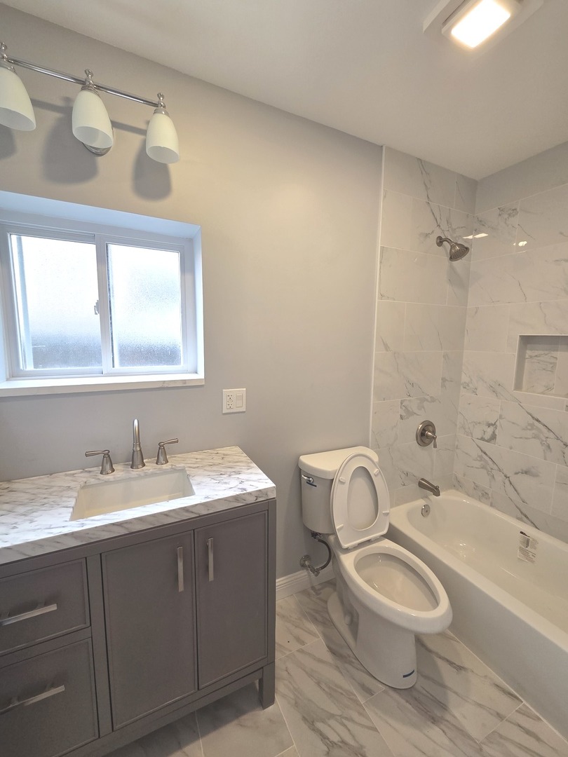 3128 S Parnell Avenue Property Photo 9