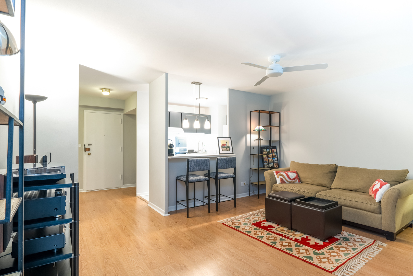 1516 Hinman Avenue 810 Property Photo 19