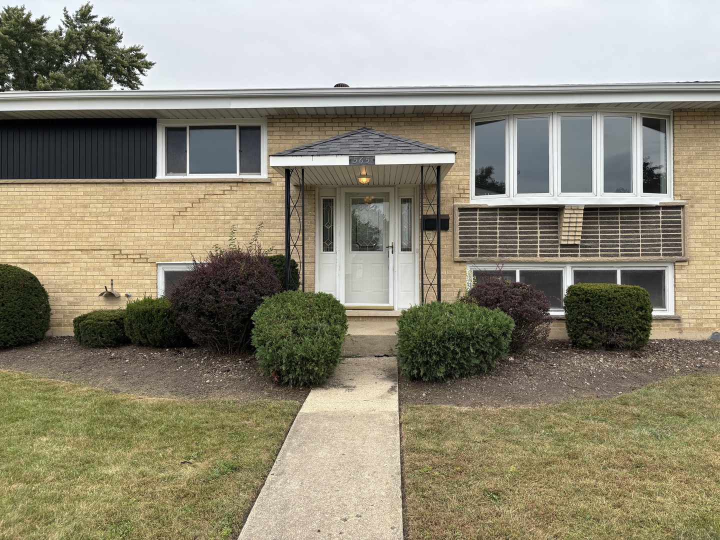 565 Arlene Drive Property Photo 3