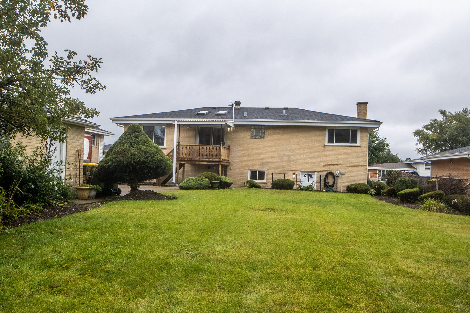 565 Arlene Drive Property Photo 3
