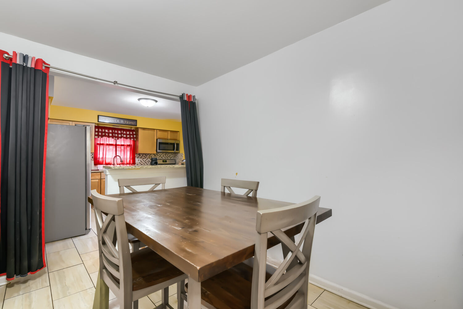 14 N Rebecca Street Property Photo 8
