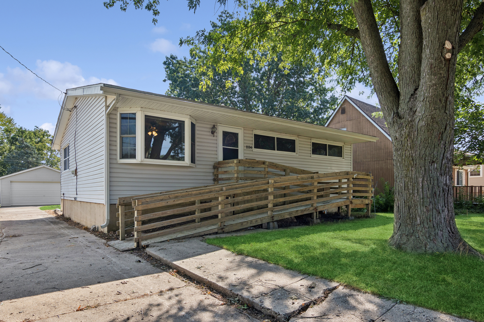 1114 S 5th Street Property Photo 1