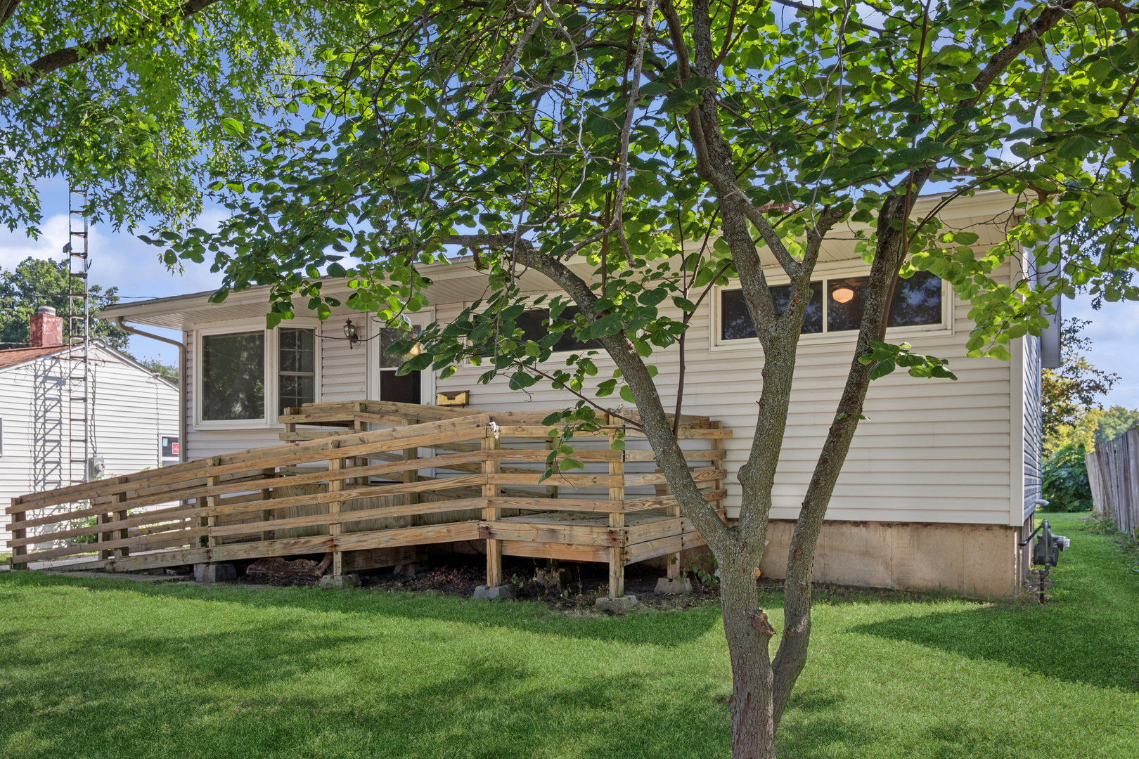1114 S 5th Street Property Photo 2