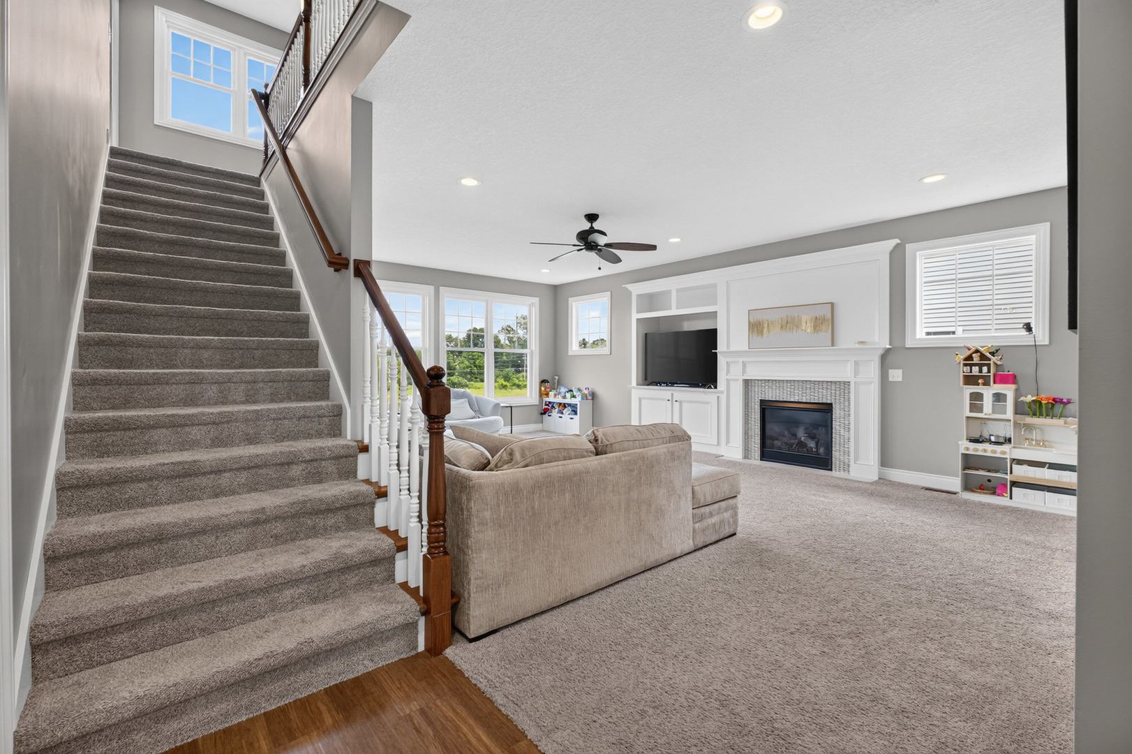 6201 Lillie Avenue Property Photo 19