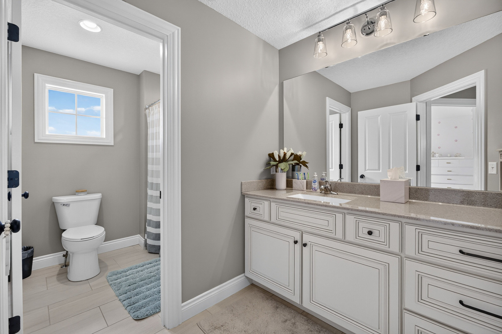 6201 Lillie Avenue Property Photo 30