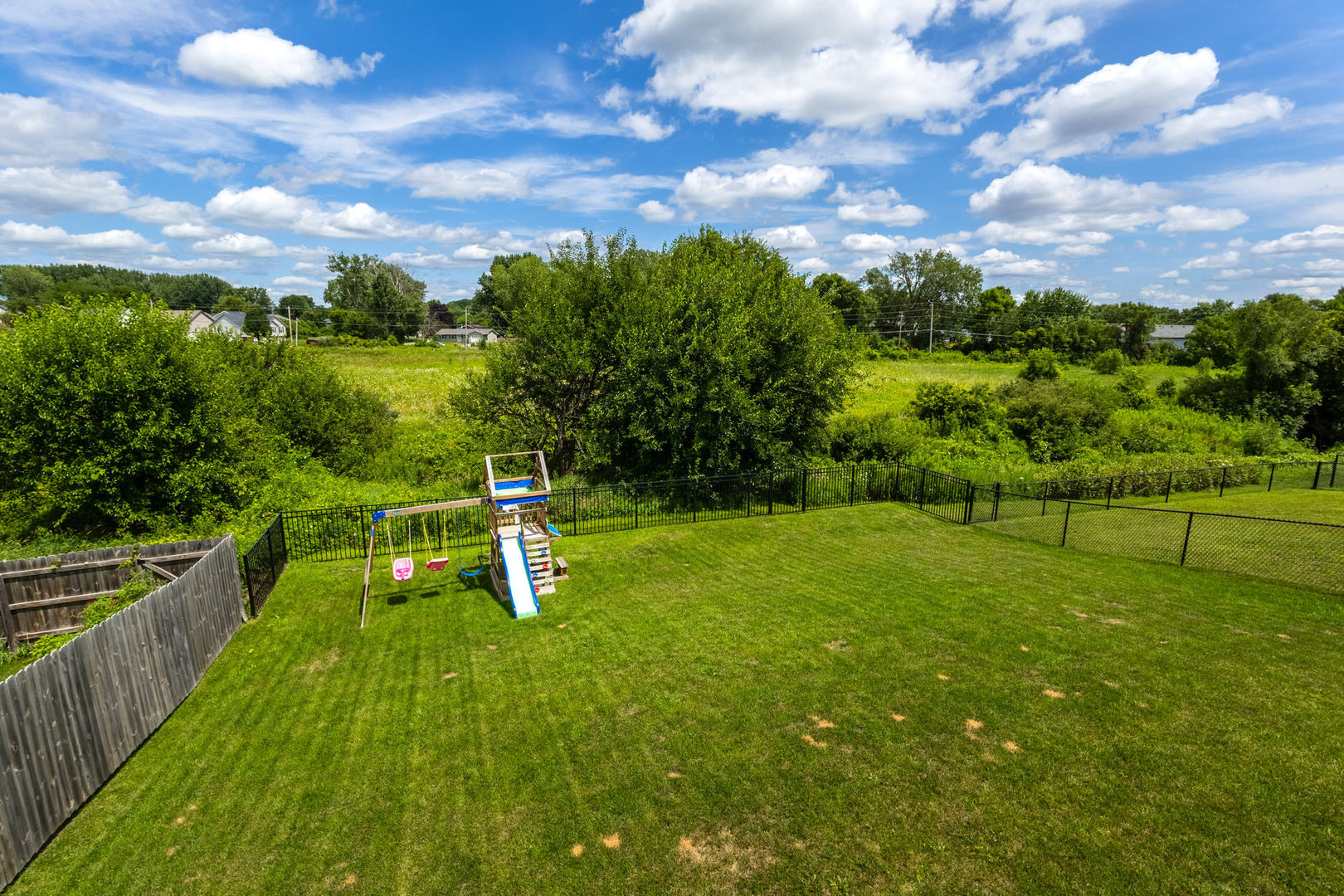 6201 Lillie Avenue Property Photo 32